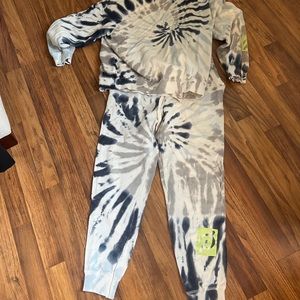 Peloton tie dye set size medium
